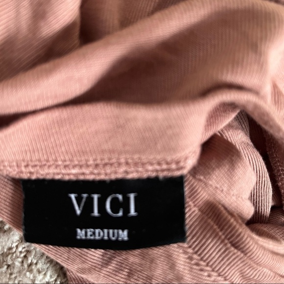 VICI Oversized Slouchy V-Neck 3/4 Sleeve top - Picture 7 of 8